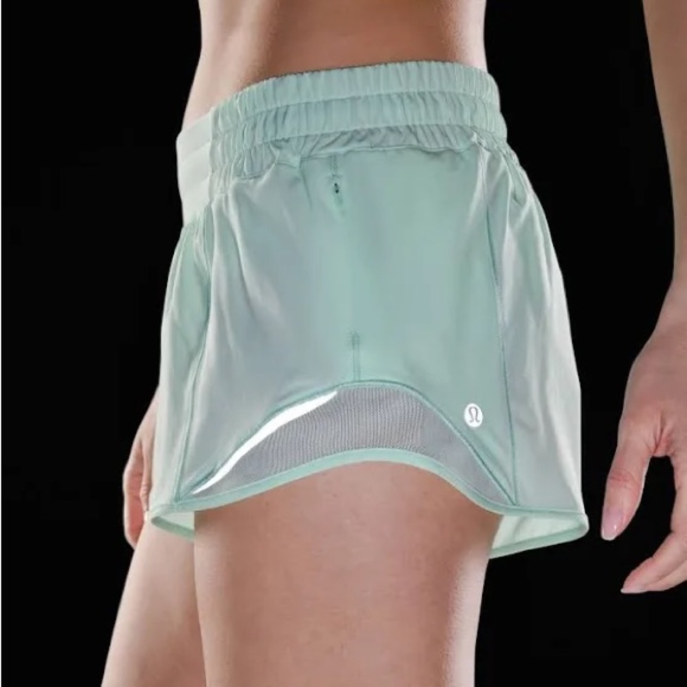 Lululemon Hotty Hot Low Rise Short